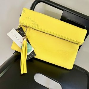 NWT Street Level Wristlet